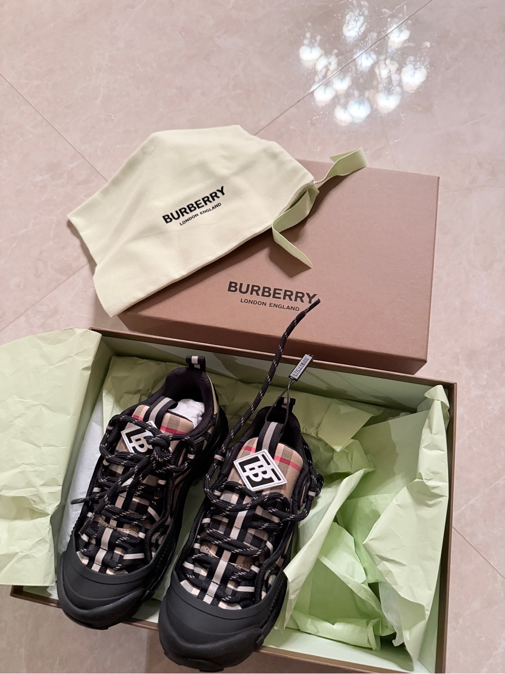 Brand new Burberry Kids Black and Beige Vintage Check Sneakers